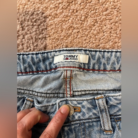 TOMMY HILFIGER Ultra High-rise Wide Leg Ripped Jeans - Picture 2 of 9